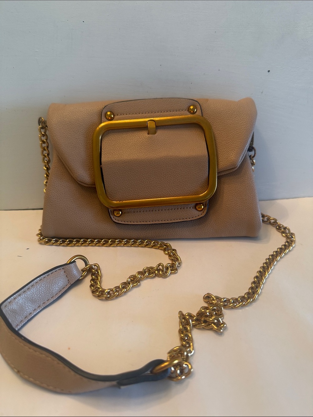 Crossbody faux leather small bag gold tone chain pretty summer coquette girl